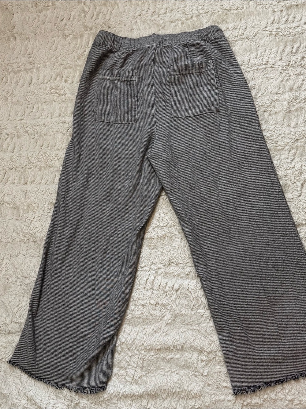 GAP Grey Pinstripe Linen Blend Wide Leg Pants Medium Raw Hem Flowy Boho Coastal - Picture 3 of 9